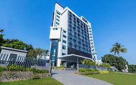Vivanta Kochi, Aluva